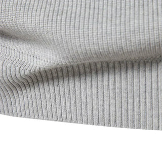 Dzianinowy sweter zapinany na zamek