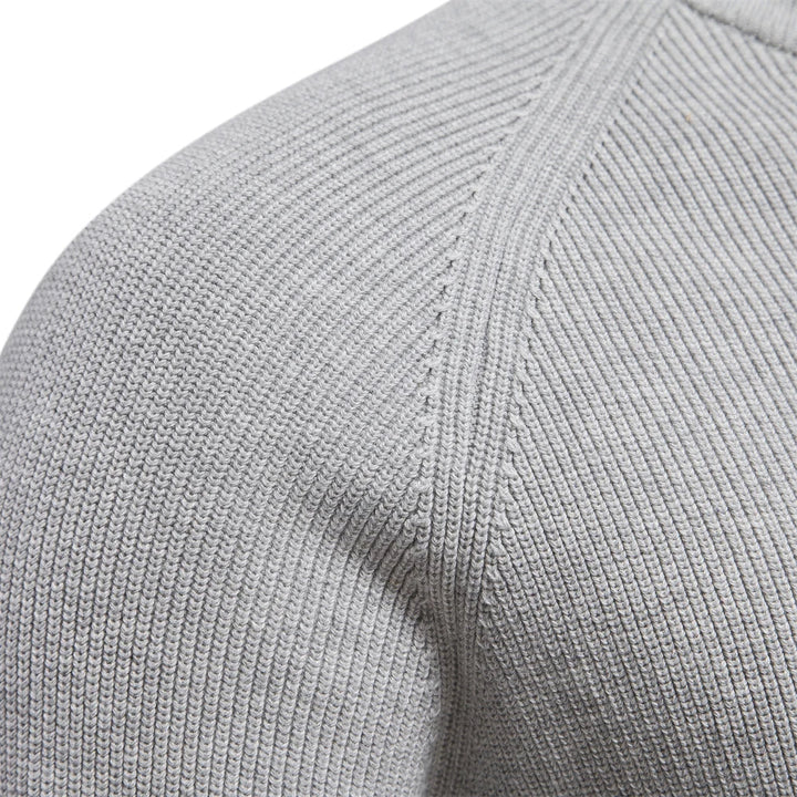 Dzianinowy sweter zapinany na zamek