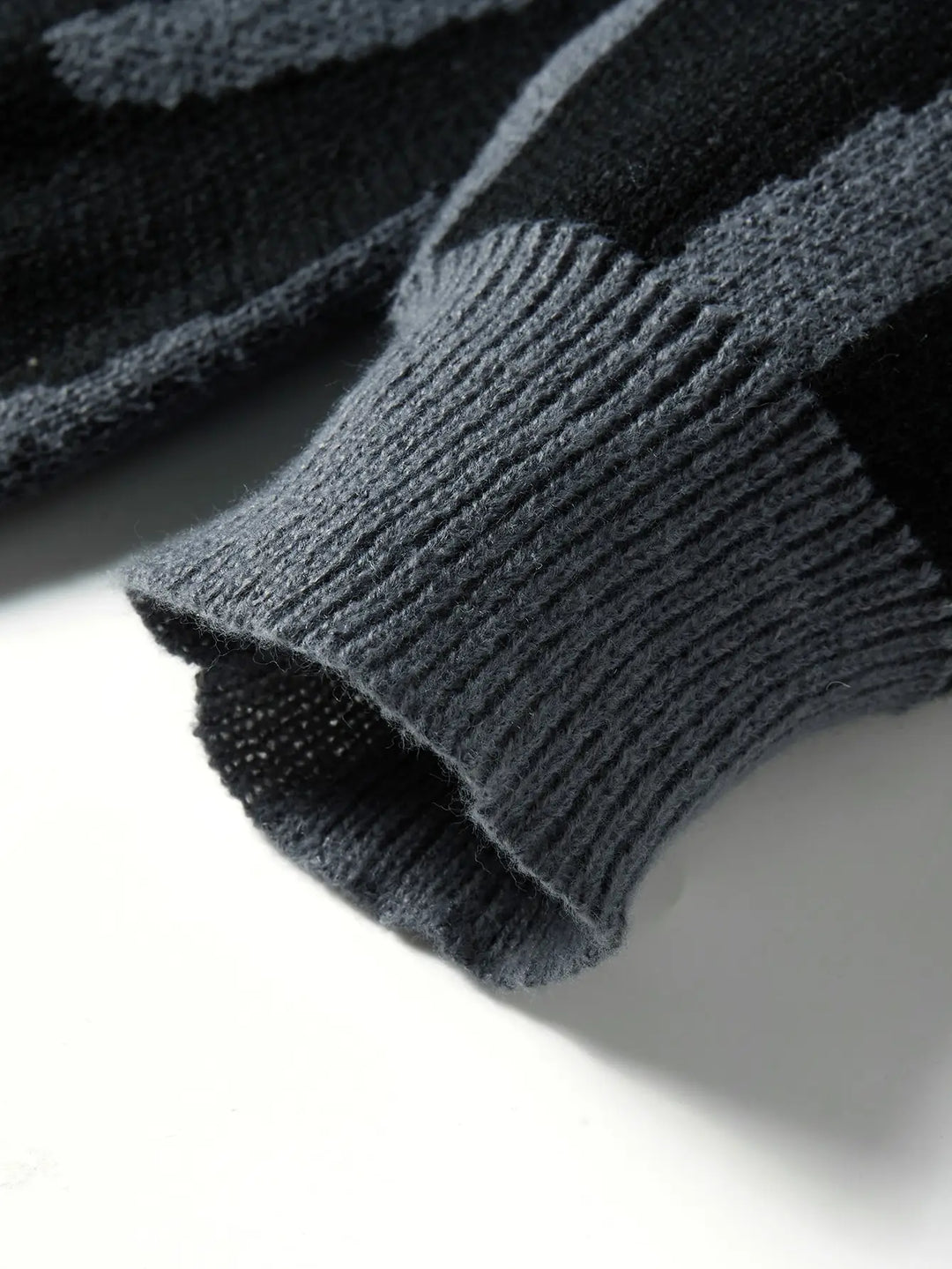 Modny sweter męski
