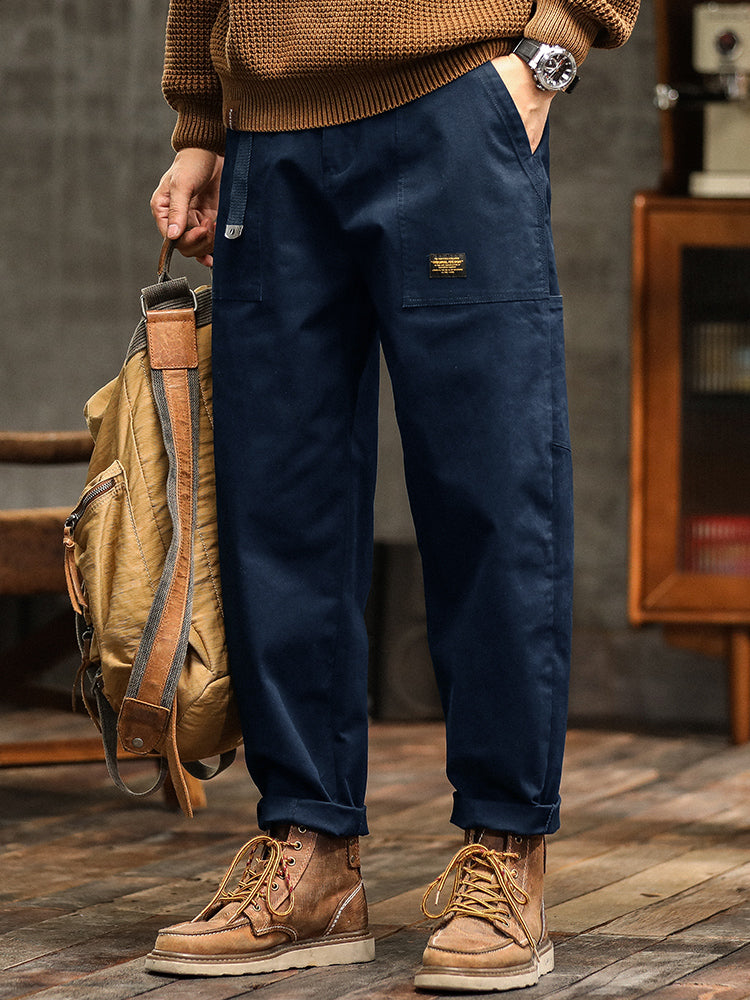 Spodnie w stylu użytkowym, inspirowane modą vintage.